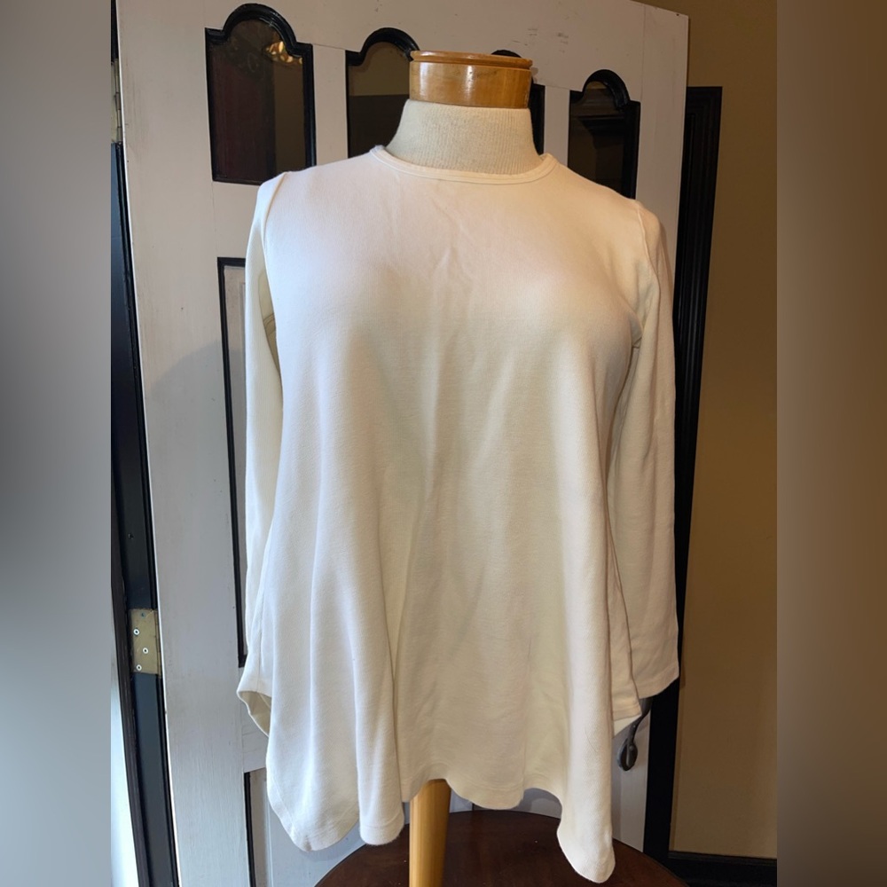 Prairie cotton top for women. Size Medium. White/cream tone. 100% cotton.